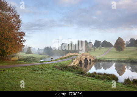 The Oxford Bridge at Stowe, Buckinghamshire. Stowe is an 18th century landscaped garden, and includes more than 40 historic temples and monuments. Stock Photo