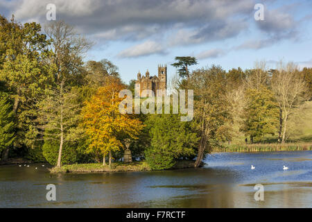 The Octagon Lake and the Gothic Temple at Stowe, Buckinghamshire. Stowe is an 18th century landscaped garden, and includes more than 40 historic temples and monuments. Stock Photo