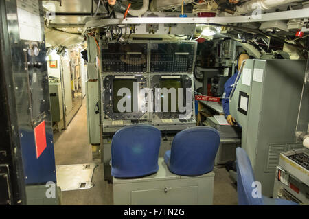 Inside The Royal Australian Navy Submarine HMAS Ovens, On Display In ...