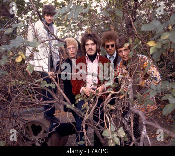 THE MOVE UK pop group in 1967. From left: Bev Bevan, Ace Kefford, Roy Wood, Trevor Burton, Carl Wayne Stock Photo