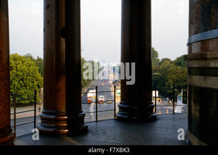 Base of Victory Column, and Strasse des 17 Juni, Berlin, 1985 Stock Photo