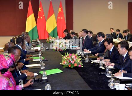 Johannesburg, South Africa. 3rd Dec, 2015. Chinese President Xi Jinping meets with Guinean President Alpha Conde in Johannesburg, South Africa, Dec. 3, 2015. Credit:  Li Tao/Xinhua/Alamy Live News Stock Photo