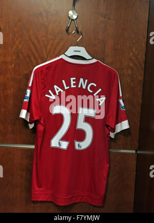 Antonio Valencia 25 shirt in MUFC dressing room, Old Trafford Stock Photo