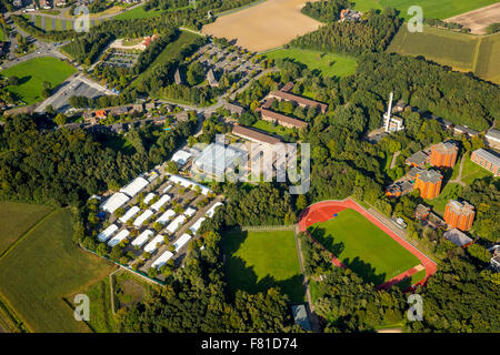 Police Academy Bork with tents for refugees, asylum seekers, Selm-Bork, Münsterland, North Rhine-Westphalia, Germany Stock Photo