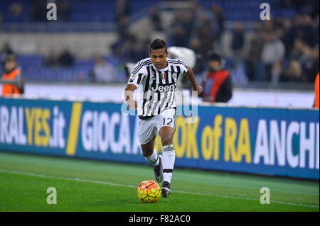 Rome, Italy. 03rd Nov, 2015. ALEX SANDRO during the Italian Serie A football match S.S. Lazio vs F.C. Juventus at the Olympic Stadium in Rome, on december 04, 2015. Credit:  Silvia Lore'/Alamy Live News Stock Photo