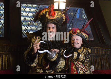 Marcus Brigstocke and Verne Troyer. Photocall aboard the Golden Hinde II for the Peter Pan Christmas panto at the New Wimbledon Theatre. The show runs from 5 December 2015 to 10 January 2016.  with Verne Troyer as Lofty the Pirate, Marcus Brigstocke as Captain Hook, Jarred Christmas as Smee, George Ure as Peter Pan and Flawless as Pirate Crew. Stock Photo