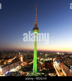 Panorama: Skyline von Berlin-Mitte mit dem Fernsehturm, Berlin. Stock Photo