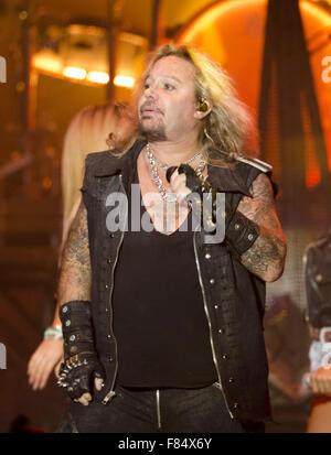 performing live crue motley arena shout devil tour alamy genting stage