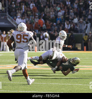 Waco, Texas, US. 5th Dec, 2015. WR/QB #(7) Lynx Hawthorne trying to get gain yardage, but is brought down by the Longhorn defense © Hoss Mcbain/ZUMA Wire/Alamy Live News Stock Photo