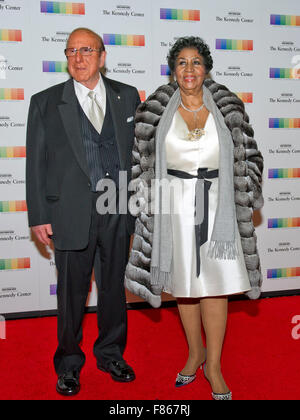 Clive Davis and Aretha Franklin arrive for the formal Artist's Dinner honoring the recipients of the 38th Annual Kennedy Center Honors hosted by United States Secretary of State John F. Kerry at the U.S. Department of State in Washington, DC on Saturday, December 5, 2015. The 2015 honorees are: singer-songwriter Carole King, filmmaker George Lucas, actress and singer Rita Moreno, conductor Seiji Ozawa, and actress and Broadway star Cicely Tyson. Credit: Ron Sachs/Pool via CNP - NO WIRE SERVICE - Stock Photo