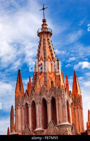 Parroquia Archangel Church Cross San Miguel de Allende, Mexico. Parroquia created in 1600s and facade created in 1880s. Stock Photo