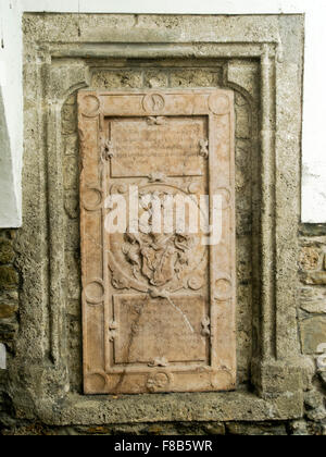 Österreich, Niederösterreich, Weidhofen an der Ybbs, Stadtpfarrkirche St. Lambert und Magdalena , Relief an der Aussenmauer Stock Photo