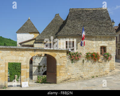 Stone house in the village, Saint-Amand-de-Coly, Aquitaine, France Stock Photo