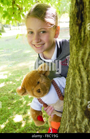 Chloe Davidson, 11, launches the Juvenile Diabetes Research Foundation Walk to Cure Diabetes 2011. Stock Photo