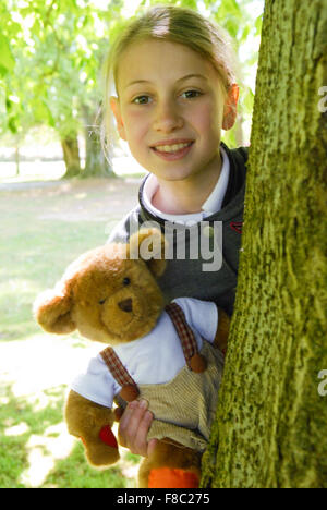 Chloe Davidson, 11, launches the Juvenile Diabetes Research Foundation Walk to Cure Diabetes 2011. Stock Photo