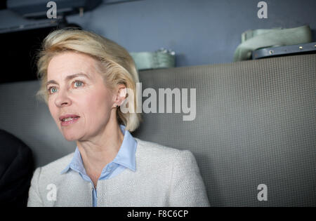 Islamabad, Pakistan. 08th Dec, 2015. German defence minister Ursula von der Leyen sits in a Hercules airfreighter of the United States Air Force en route from Kabul, Afghanistan, to Islamabad, Pakistan, 08 December 2015. Photo: KAY NIETFELD/dpa/Alamy Live News Stock Photo