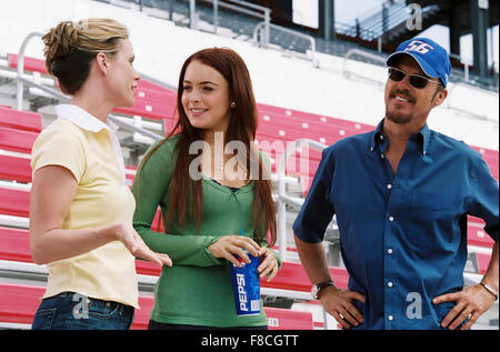 HERBIE FULLY LOADED 2005 Walt Disney Studios film with from left: Cheryl Hines, Lindsay Lohan, Michael Keaton Stock Photo