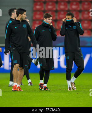 Leverkusen, Germany. 08th Dec, 2015. Barcelona's Lionel Messi (C), Neymar (R) and Luis Suarez (L) during a training session at BayArena in Leverkusen, Germany, 08 December 2015. Bayer Leverkusen will face FC Barcelona in a UEFA Champions League soccer match on 09 December 2015. Photo: GUIDO KIRCHNER/dpa/Alamy Live News Stock Photo