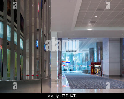 Dubai International Airport Arrival Terminal 3 Stock Photo - Alamy