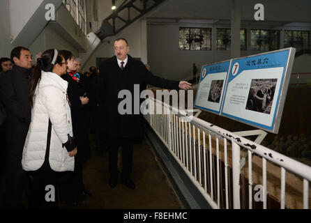 Xi'an, China's Shaanxi Province. 9th Dec, 2015. President of Azerbaijan Ilham Aliyev visits the Emperor Qinshihuang's Mausoleum Site Museum in Xi'an, capital of northwest China's Shaanxi Province, Dec. 9, 2015. © Liu Xiao/Xinhua/Alamy Live News Stock Photo