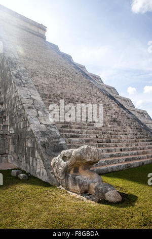 El Castillo temple, Chichen Itza, Mexico Stock Photo