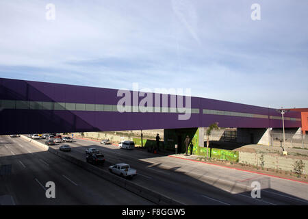 Tijuana. 9th Dec, 2015. Photo taken on Dec. 9, 2015 shows the exterior view of the international bridge, known as Cross Border Xpress (CBX) at the Tijuana airport, northwest Mexico. The CBX links San Diego in California in southwest United States with Tijuana, in Baja California state, northwest Mexico, which will benefit more than 4.5 million passengers a year. © Guillermo Arias/Xinhua/Alamy Live News Stock Photo