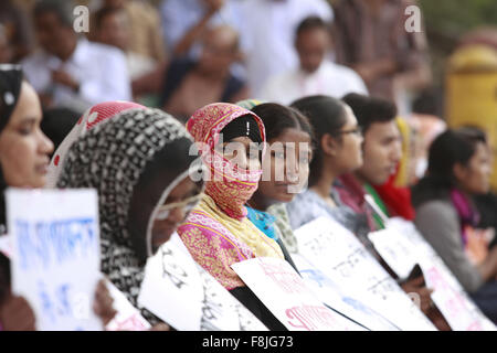 Dhaka, Bangladesh. 10th Dec, 2015. Laid-off workers of various garment factories hold symbolic hunger strike in front of National Press Club on Human Rights Day on Thursday, Dhaka, Bangladesh Credit:  Suvra Kanti Das/ZUMA Wire/Alamy Live News Stock Photo