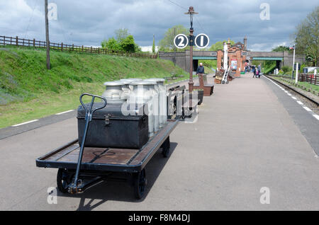 Luggage and freight on trolley on platform, Quorn and Woodhouse Station, Great Central Railway, Loughborough, Leicestershire, Stock Photo