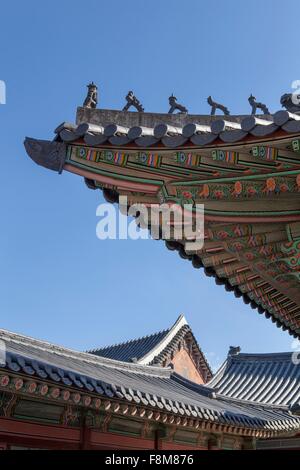 Low angle view of corner of pagoda roofs, Korea, Seoul Stock Photo