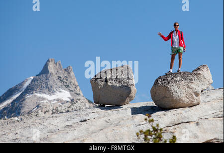 woman hiking in Yosemite Nationalpark Stock Photo