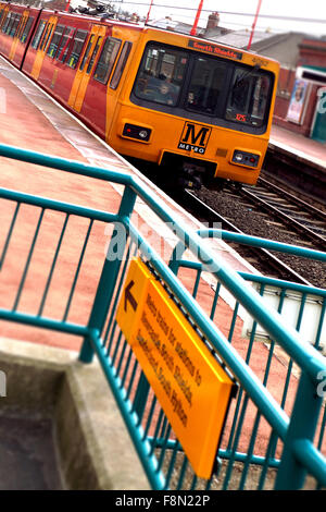 Newcastle Metro train at West Jesmond station Stock Photo