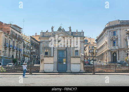 Catania Roman amphitheatre, view of the remains of the ancient roman columns above the arena ruins in the historic centre of Catania, Sicily. Stock Photo