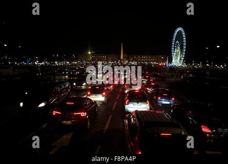 A traffic jam leading to the Place de la Concorde in central Paris, France. Stock Photo