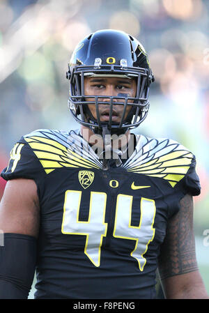 Oregon defensive lineman DeForest Buckner smiles as he takes questions ...