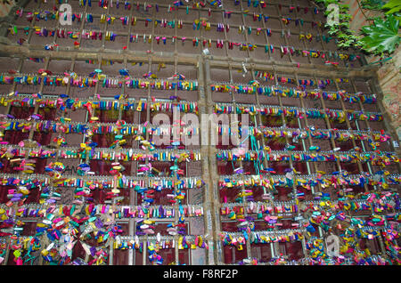 Symbols of love in Verona - Juliet yard Stock Photo