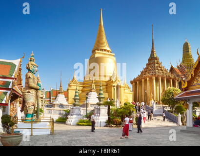 Thailand - Bangkok, Grand Royal Palace, Wat Phra Kaeo, Golden Chedi Stock Photo