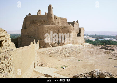 Qasr Marid in Dumat al-Jandal, Saudi Arabia. Qasr Marid is a castle in Dumat Al-Jandal - in the north of Saudi Arabia built before AD 272. Its walls are 80 cm - 1 meter (2'8'-3'3') thick. The castle commanded the old city of Adumato. Excavations made by Khaleel Ibrahim al-Muaikel in 1986 added to observations made in 1976 that a homogeneus layer of Roman-Nabataean pottery sherds indicated a prosperous community during the time of the Nabataeans to whoms realm the region probably belonged. Stock Photo