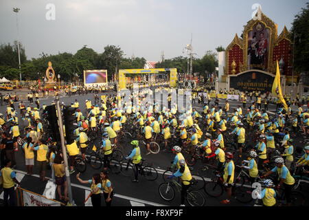 Bangkok, Thailand. 11th Dec, 2015. People ride in the Bike for Dad bike ...