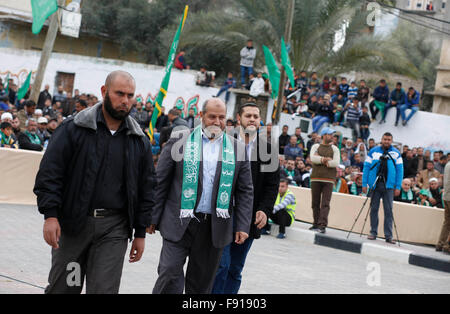 Gaza, Palestine. 11th Dec, 2015. Hamas leaders joins in the anniversary celebration. Thousands of Hamas supporters in the city of Khan Younis gather to celebrate the 28th anniversary of its existence. © Ramadan El-Agha/Pacific Press/Alamy Live News Stock Photo