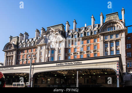 Victoria railway station, London, England, U.K. Stock Photo