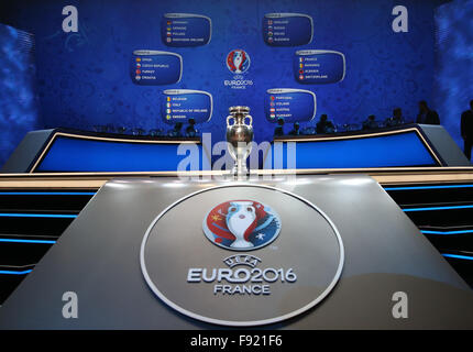 Paris, France. 12th Dec, 2015. The trophy stands on the stage after the UEFA EURO 2016 final draw ceremony at the Palais des Congrès in Paris, France, 12 December 2015. The UEFA EURO 2016 soccer championship will take place from 10 June to 10 July 2016 in France. Photo: Christian Charisius/dpa/Alamy Live News