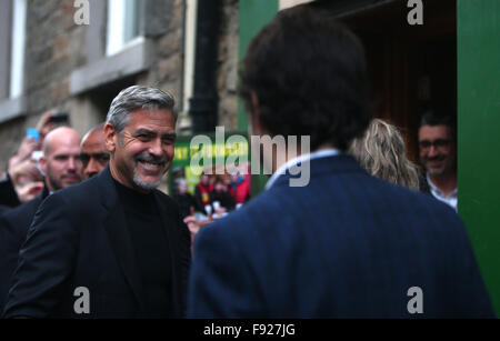 George Clooney visits Social Bite, a charitable organisation to help the homeless. This is George's first visit to Scotland since 1995.  Featuring: George Clooney Where: Edinburgh, United Kingdom When: 12 Nov 2015 Stock Photo