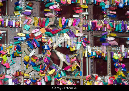 Symbols of love in Verona - Juliet yard Stock Photo