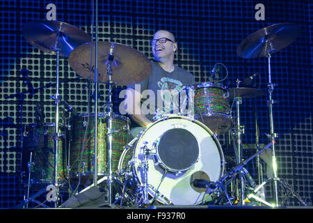 Los Angeles, California, USA. 13th Dec, 2015. Drummer PATRICK WILSON of Weezer performs live during the 26th annual KROQ Almost Acoustic Christmas at The Forum in Los Angeles, California © Daniel DeSlover/ZUMA Wire/Alamy Live News Stock Photo