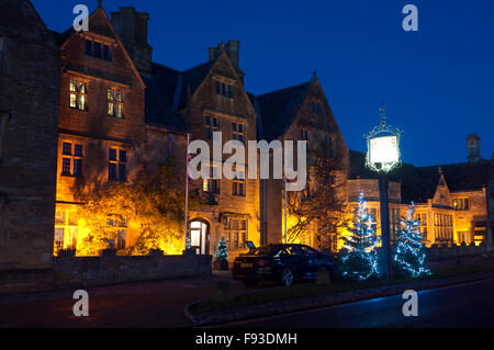 The Lygon Arms at Christmas, Broadway, Worcestershire, England, UK Stock Photo