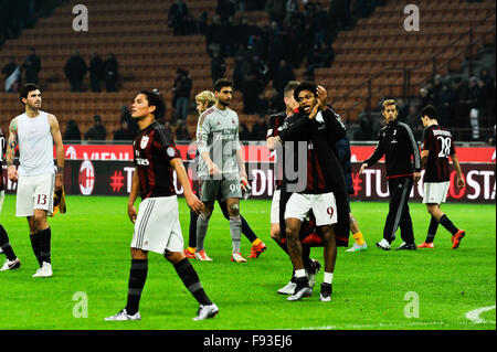 AC Milan waves the supporter after the Italian Serie A League soccer match between AC Milan and H.Verona at San Siro Stadium in Milan, Italy. Credit:  Gaetano Piazzolla/Alamy Live News Stock Photo