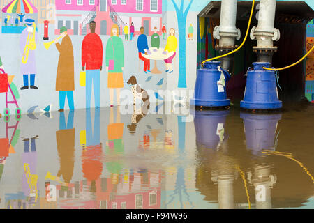 Pumping out floodwater from Hardwicke Circus in Carlisle, Cumbria on Tuesday 8th December 2015, after torrential rain from storm Stock Photo