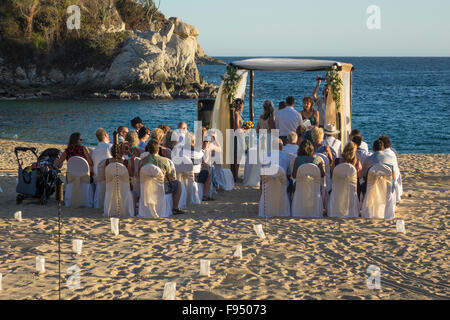 Mexico. Oaxaca, Huatulco, Tangolunda, Beach wedding Stock Photo