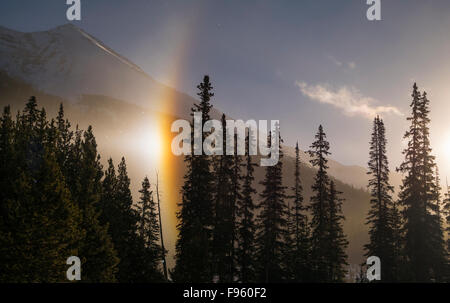 Icebow along the Icefields Parkway in winter, Banff National Park, Alberta, Canada Stock Photo