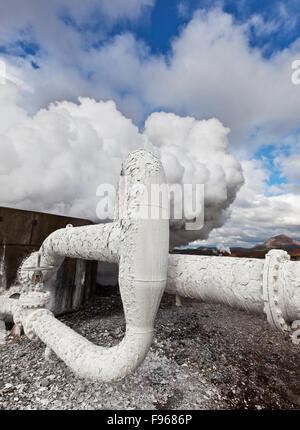 Industrial decay and silica on pipes at Bjarnarflag Geothermal Plant, Iceland Stock Photo